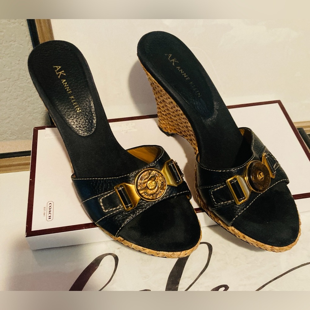 Anne Klein Black and Gold Wedge Sandals 8.5